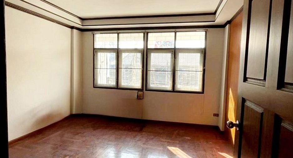 For sale 5 bedrooms townhouse in Mueang Khon Kaen, Khon Kaen