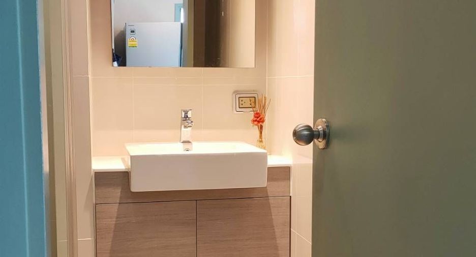 For sale 2 bedrooms condo in Phaya Thai, Bangkok