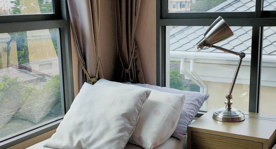 For sale 2 bedrooms condo in Phaya Thai, Bangkok