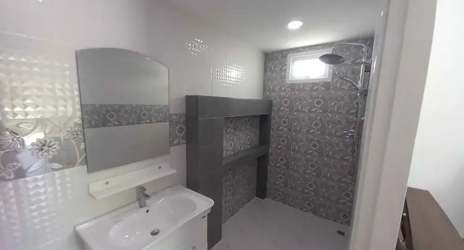 Продажа 4 спальни вилла в Саттахип, Чонбури