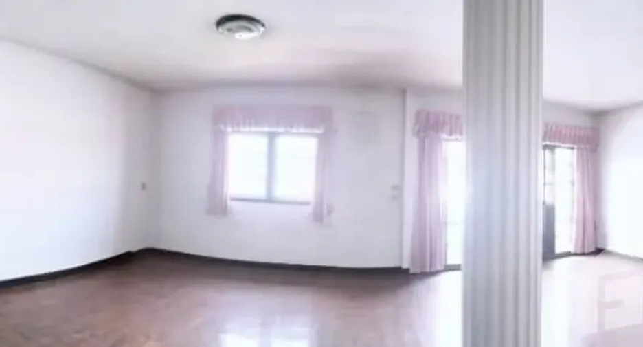 For sale 3 bedrooms house in Bang Khun Thian, Bangkok