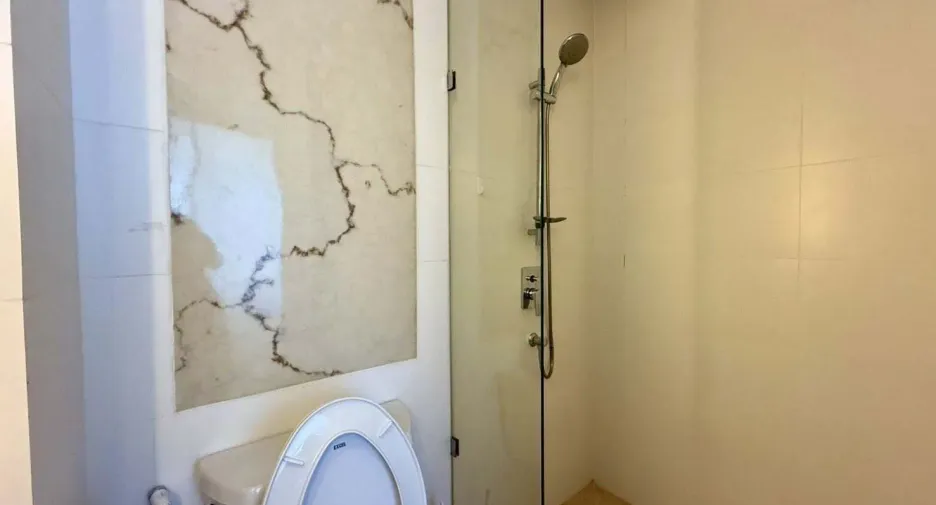For rent 2 bedrooms condo in Bang Lamung, Chonburi