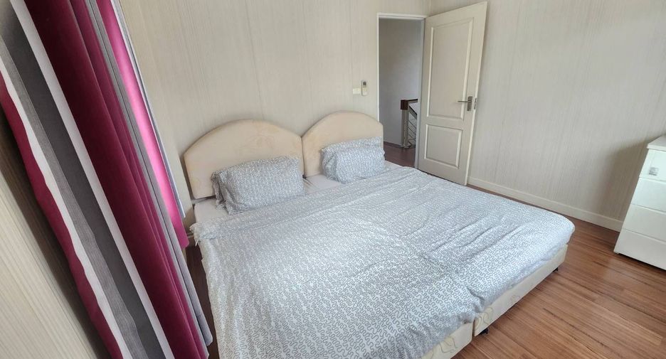 For rent 3 bedrooms house in Mueang Chiang Mai, Chiang Mai