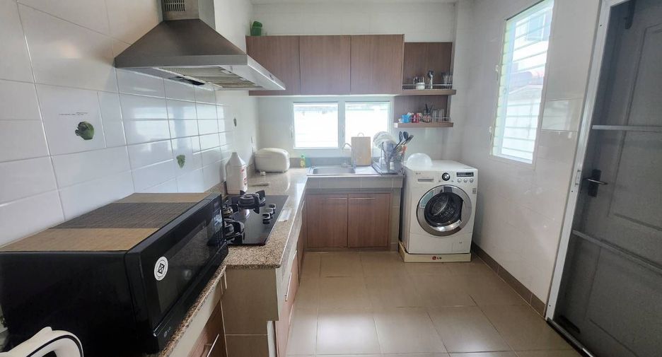 For rent 3 bedrooms house in Mueang Chiang Mai, Chiang Mai