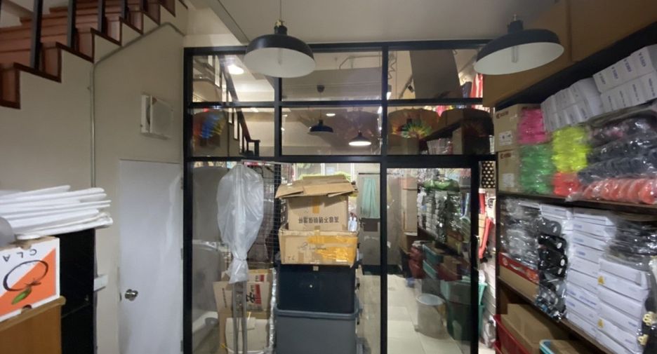 For sale 5 bedrooms retail Space in Ratchathewi, Bangkok