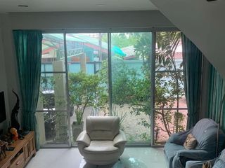 For sale 4 bedrooms house in Bang Kapi, Bangkok