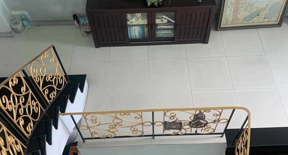 出售 4 卧室 独立屋 在 Bang Kapi, 曼谷