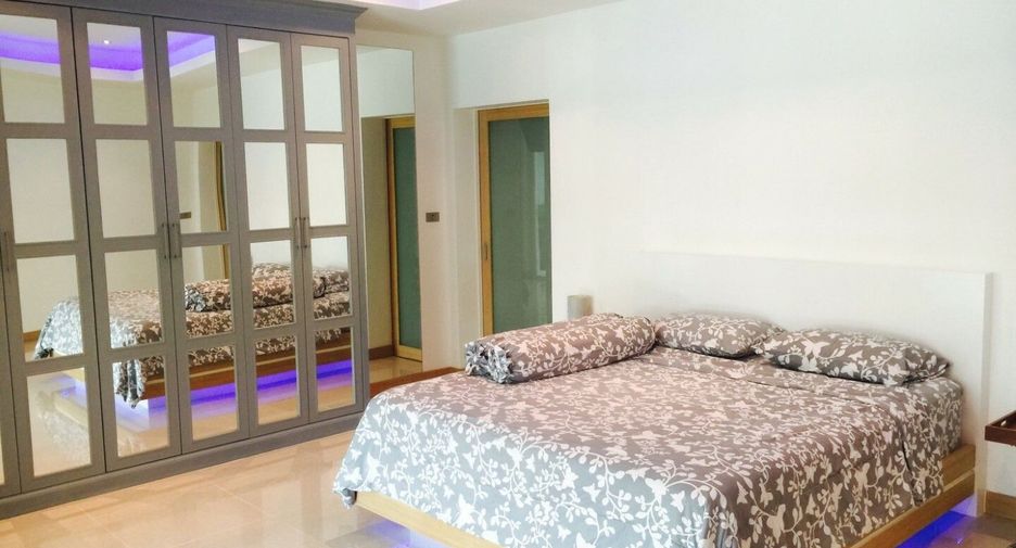 For sale 3 bedrooms villa in Bang Lamung, Chonburi