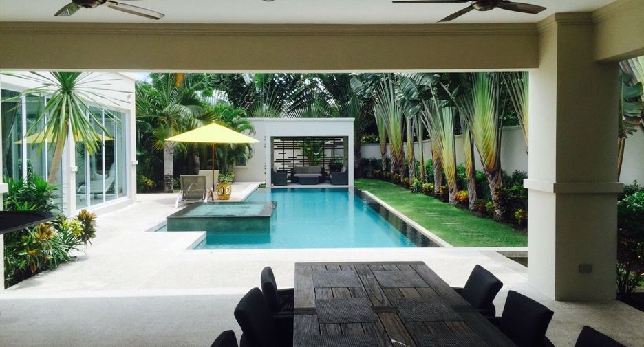 For sale 3 bedrooms villa in Bang Lamung, Chonburi
