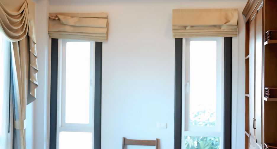 For rent 4 bedrooms villa in Bang Lamung, Chonburi