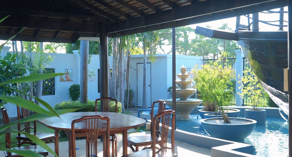 For rent 4 bedrooms villa in Bang Lamung, Chonburi