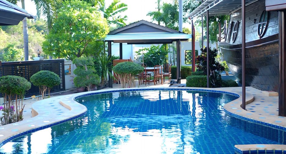 For rent 4 bedrooms villa in Bang Lamung, Chonburi