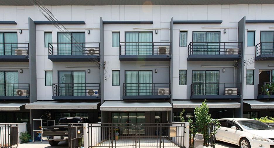 For sale and for rent 3 bedrooms townhouse in Prawet, Bangkok