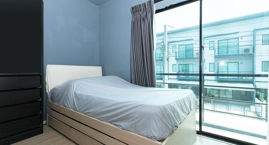 For sale and for rent 3 bedrooms townhouse in Prawet, Bangkok