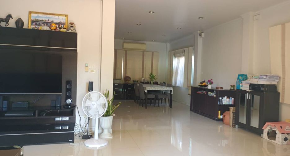 For sale 3 bedrooms house in San Kamphaeng, Chiang Mai