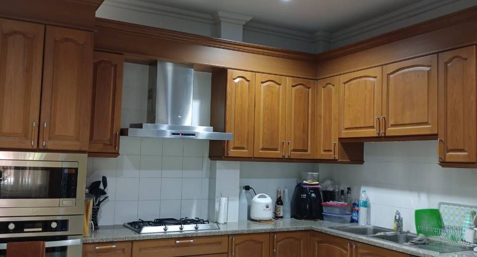 For sale 3 bedrooms house in San Kamphaeng, Chiang Mai