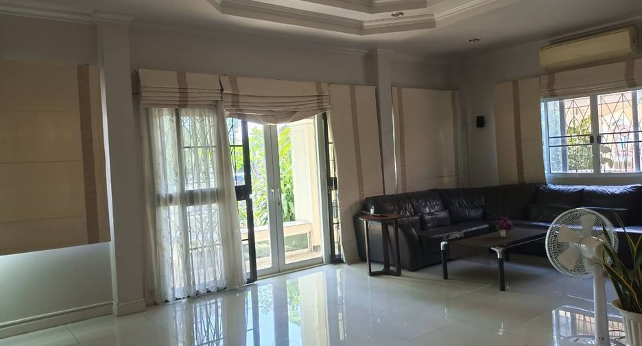 For sale 3 bedrooms house in San Kamphaeng, Chiang Mai