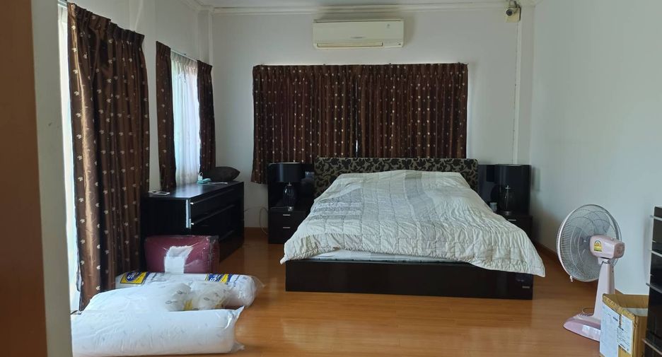 For sale 3 bedrooms house in San Kamphaeng, Chiang Mai