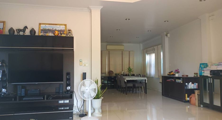For sale 3 bedrooms house in San Kamphaeng, Chiang Mai