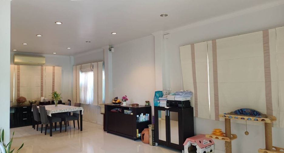For sale 3 bedrooms house in San Kamphaeng, Chiang Mai
