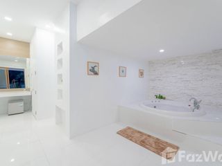 出售 6 卧室 别墅 在 三百峰, 班武里府