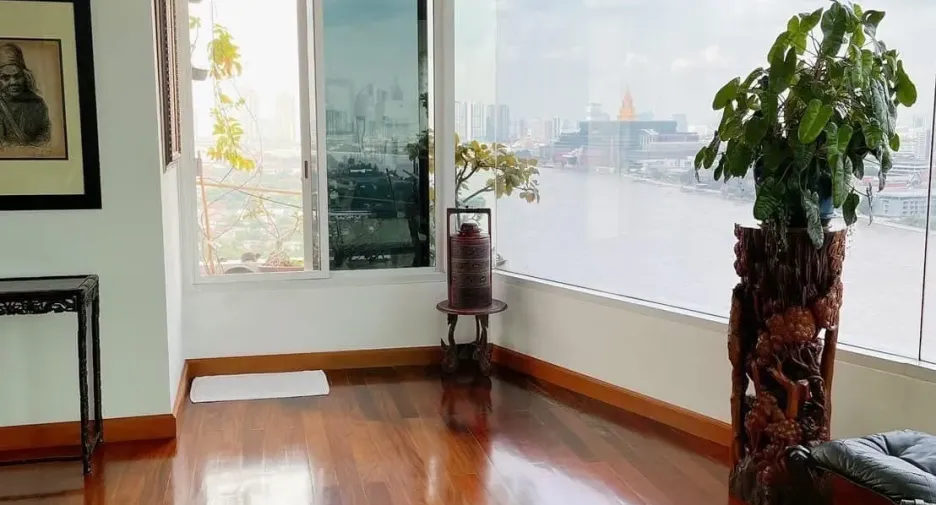 For sale 2 bedrooms condo in Dusit, Bangkok