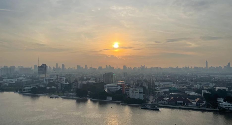 For sale 2 bedrooms condo in Dusit, Bangkok