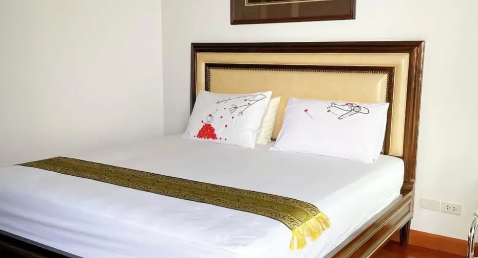 For sale 2 bedrooms condo in Dusit, Bangkok