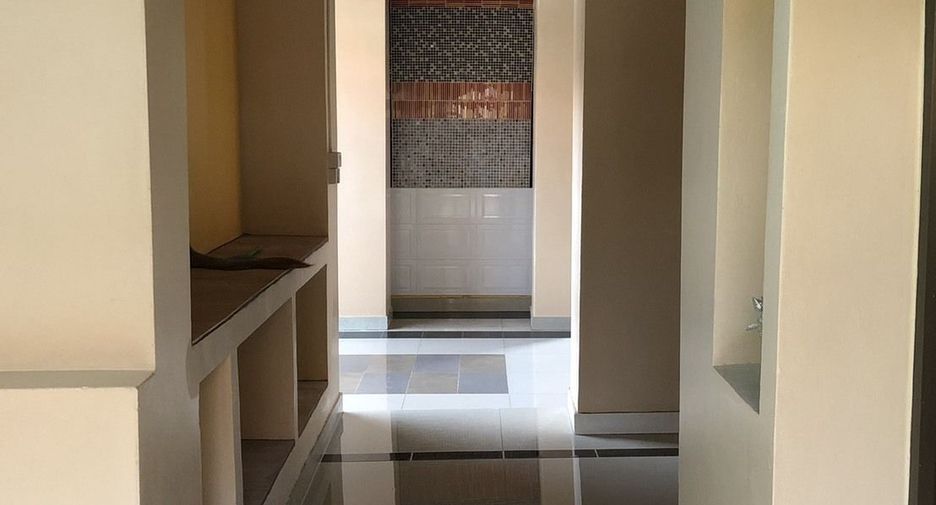 For sale 4 bedrooms house in Bang Lamung, Chonburi