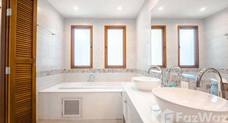 For sale and for rent 4 bedrooms villa in Thalang, Phuket
