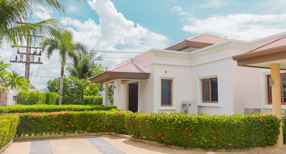 For sale and for rent 4 bedrooms villa in Thalang, Phuket
