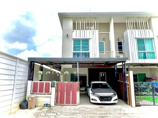 Casa adosada en alquiler de 2 habitaciones en Phutthamonthon, Nakhon Pathom