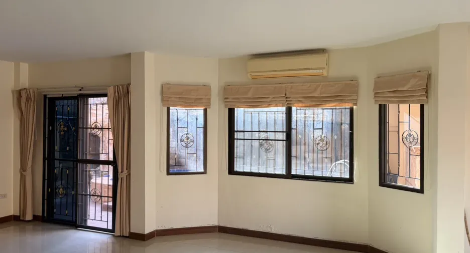 For sale and for rent 3 bedrooms house in Bang Lamung, Chonburi