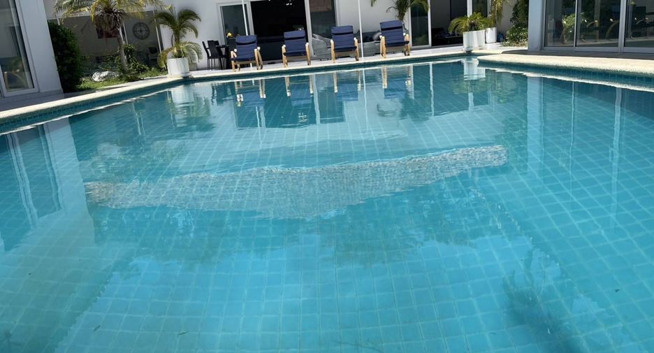 For sale and for rent 12 bedrooms villa in Bang Lamung, Chonburi