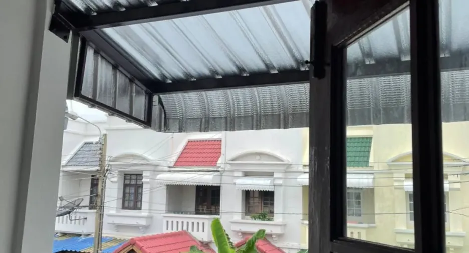 Reihenhaus zum Kauf mit 4 Zimmer in Lat Phrao, Bangkok
