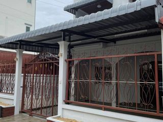 出售 4 卧室 联排别墅 在 Lat Phrao, 曼谷
