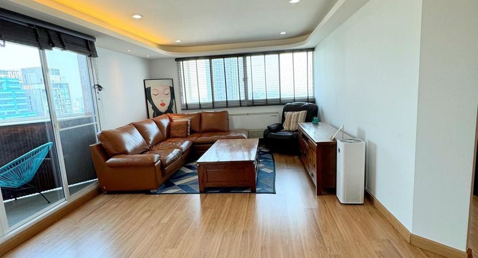 For sale 3 bedrooms condo in Watthana, Bangkok