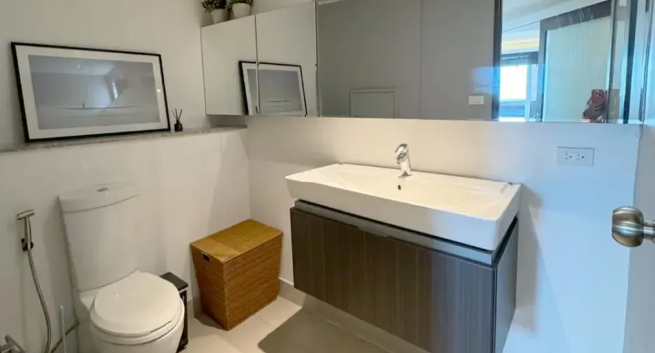 For sale 3 bedrooms condo in Watthana, Bangkok