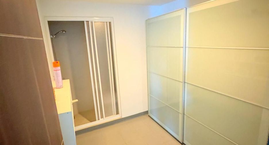 For sale 3 bedrooms condo in Watthana, Bangkok