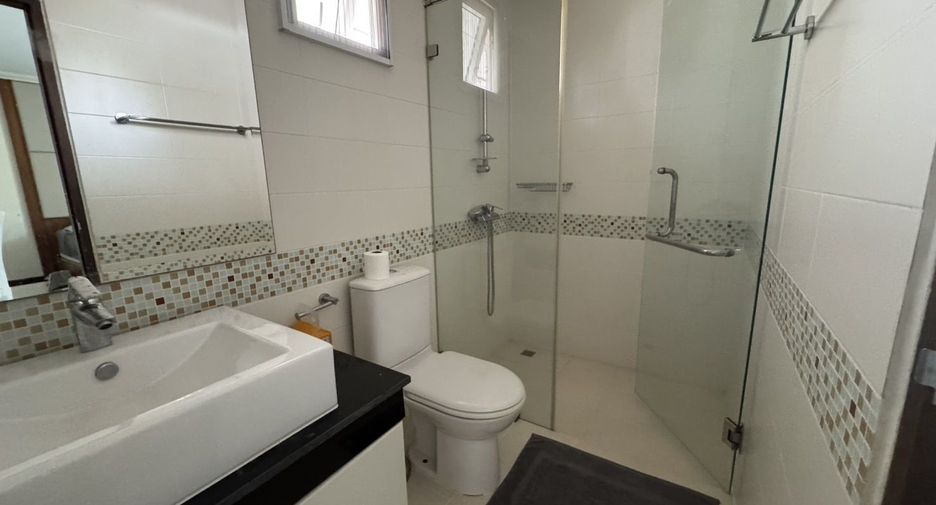 Haus zur Miete mit 4 Zimmer in Bang Lamung, Chonburi
