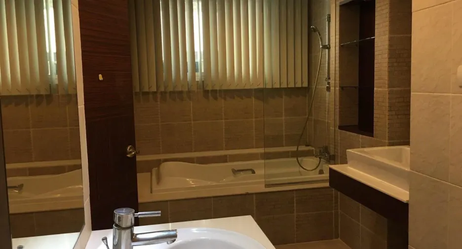 For sale and for rent 3 bedrooms condo in Watthana, Bangkok