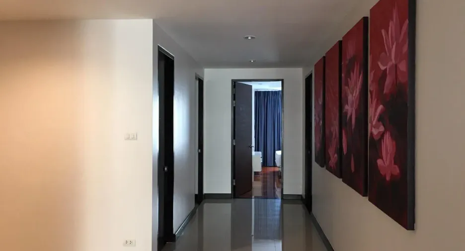 For sale and for rent 3 bedrooms condo in Watthana, Bangkok