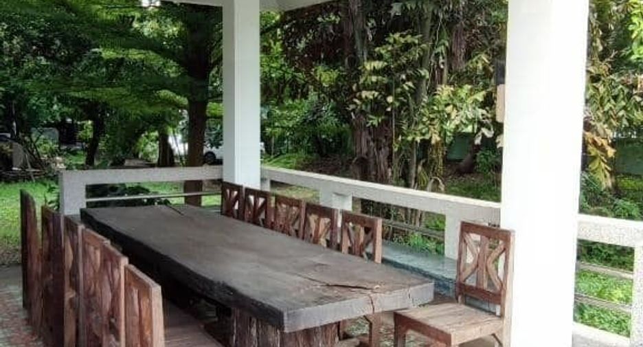 For sale 5 bedrooms house in Bangkok Noi, Bangkok