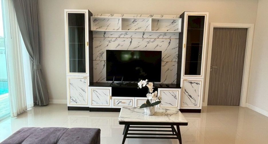 Villa en alquiler de 3 habitaciones en Bang Lamung, Chonburi