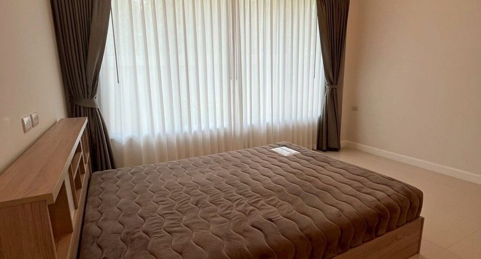 Villa en alquiler de 3 habitaciones en Bang Lamung, Chonburi