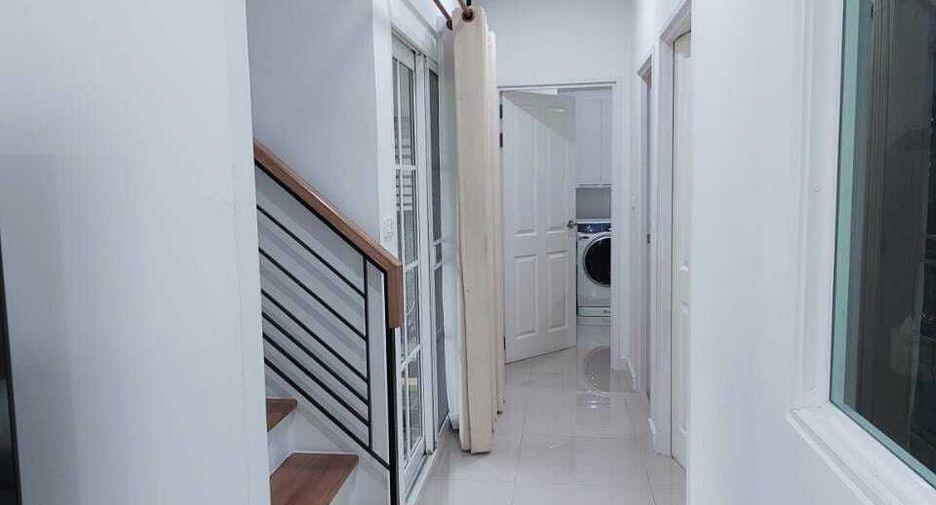 For sale 4 bedrooms house in Prawet, Bangkok