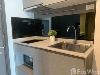 Condo en venta y en alquiler de estudio en Phra Khanong, Bangkok