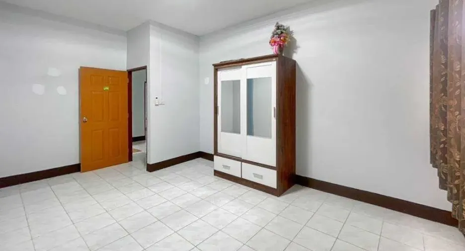 For sale 2 bedrooms townhouse in Hua Hin, Prachuap Khiri Khan