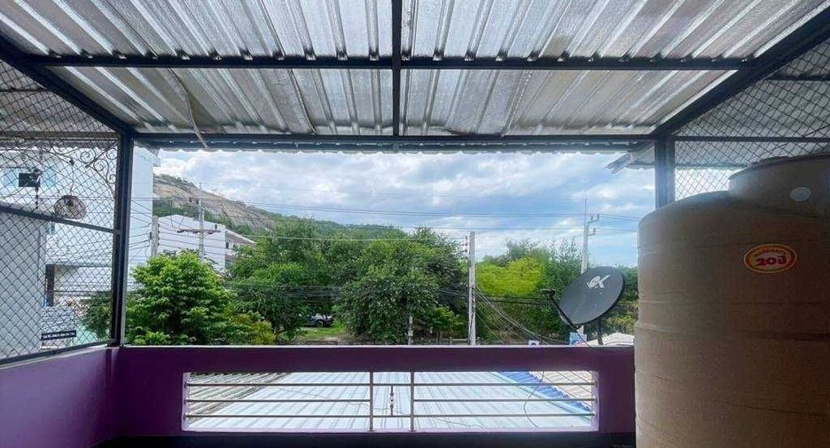 For sale 2 bedrooms townhouse in Hua Hin, Prachuap Khiri Khan