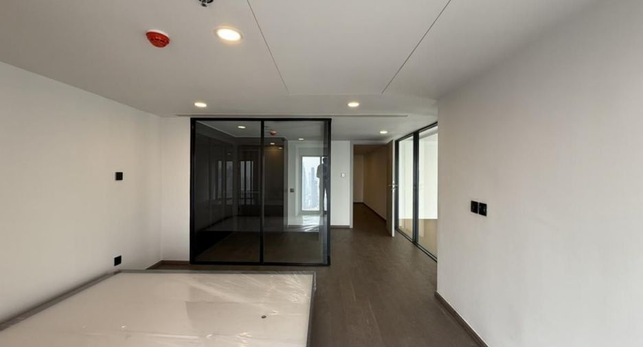 For sale 3 bedrooms condo in Bang Rak, Bangkok